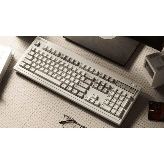 Keychron R6 (R6-M1) QMK Wireless Mechanical Keyboard Red Switch Hot-Swap RGB 100% US Retro